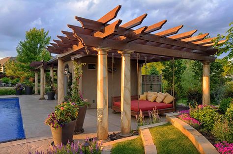 Backyard Dining Table, Outdoor Hanging Bed, Table Fire, Backyard Dining, Pergola Diy, Pergola Swing, Patio Pergola, Wood Pergola, Pergola Attached To House