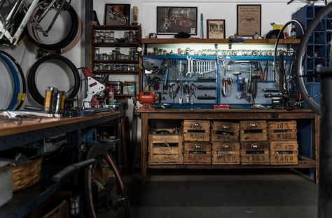 Free photo bike creation in workshop | Free Photo #Freepik #freephoto #bike-shop #bicycle-parts #bike-parts #bicycle Bike Repair Shop, Photo Bike, Car Repair Service, Bike Repair, Car Repair, Repair Shop, Bike Shop, Repair And Maintenance, Vector Photo