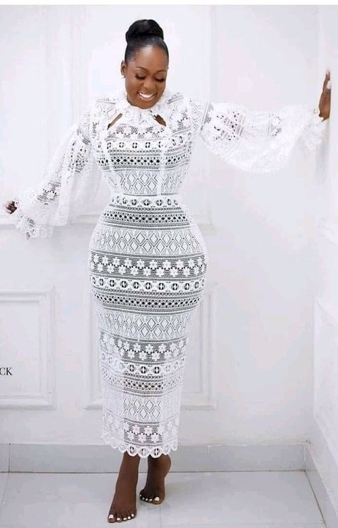 White Lace Dress Styles Ghana For Church, White Lace Gown Styles, Lace Gown Styles For Ladies, Lace Dress Styles Ghana, White Lace Outfit, Gown Styles For Ladies, Asoebi Lace, Asoebi Style, Lace Dress Classy