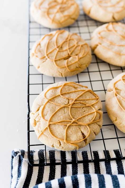 Crumbly Peanut Butter Cookies, Peanut Butter Cookies Crumbl, Crumbl Peanut Butter Cookies, Crumbl Cookie Recipes, Ultimate Peanut Butter Cookies, Copycat Desserts, Crumbl Copycat, Cookie Pies, Big Cookies