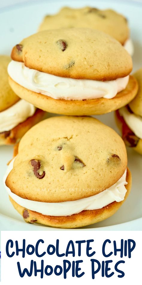 Chocolate Chip Whoopie Pie Recipe, Maple Whoopie Pie Recipe, Whoppie Pies Recipes, Maple Whoopie Pies, Easy Whoopie Pie Recipe, Gobs Recipe, Chocolate Chip Whoopie Pies, Cake Mix Whoopie Pies, Whoopi Pies