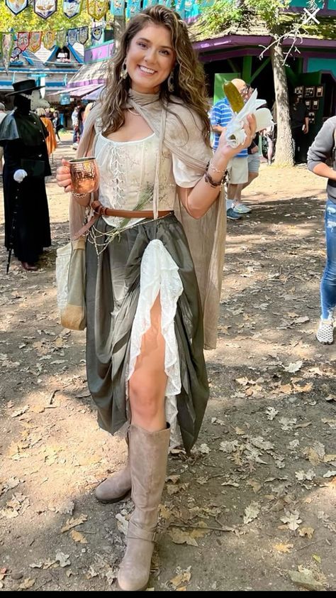 Womens Ren Faire Outfit, Summer Ren Faire Costume, Rein Faire Outfits, Medieval Fair Outfit, Renisance Aesthetic Outfits, Ren Fest Costumes Women, Ren Faire Outfits Fairy, Renassiance Fair Outfits, Ren Faire Aesthetic