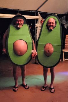 #funny #funnymemes #funnyvideos #funnyshit #funnypictures #funnymeme Weird Couple Halloween Costumes, Group Halloween Costumes For 3 Couples, Cow Halloween Costume Couple, Couple Halloween Costumes Celebrities, Good Halloween Costume Ideas, Funny Couples Costumes 2024, Idea For Halloween Costumes, Duo Halloween Costumes Creative, Halloween Cute Outfits