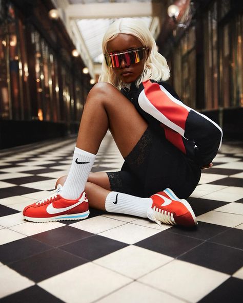 Step into History with the Iconic Nike Cortez – Where Style Meets Comfort! #affiliate 🔗 in bio 🔎 31141 or simply click the link below: https://www.twinklesobright.com/product/nike-2/ Nike Cortez Red, Tennis Court Photoshoot, Fall Sneakers, Fly Outfit, Chic Sneakers, Fashion Marketing, University Blue, Nike Fashion, Topshop Outfit