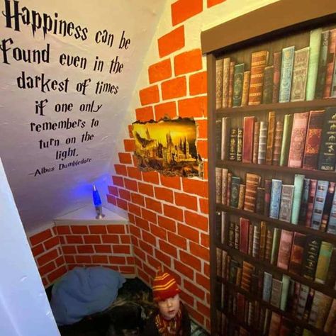 Harry Potter Nook Under The Stairs, Harry Potter Under Stairs Room, Cupboard Under The Stairs Harry Potter, Harry Potter Staircase Room, Under The Stairs Playroom Harry Potter, Harry Potter Cupboard Under The Stairs, Harry Potter Closet Under The Stairs, Harry Potter Under The Stairs Room, Harry Potter Reading Nook