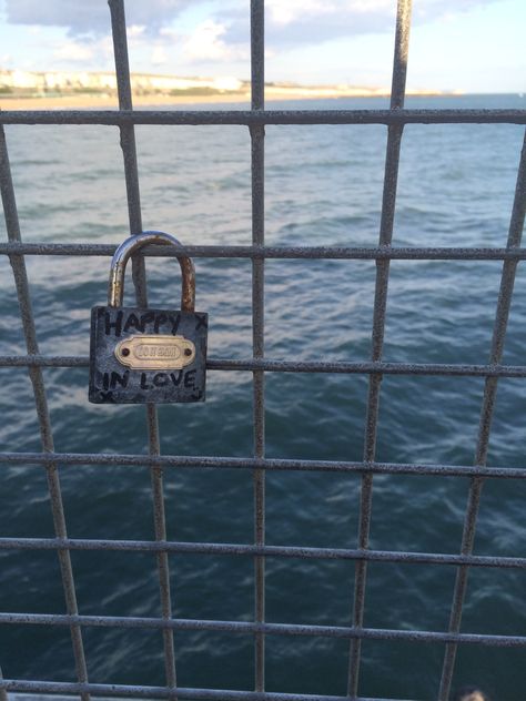 Padlock Aesthetic, Brighton Aesthetic, Amor Aesthetic, Dates Ideas, Emily Prentiss, Brighton Pier, Soft Launch, Fotos Ideas, Cute Date Ideas