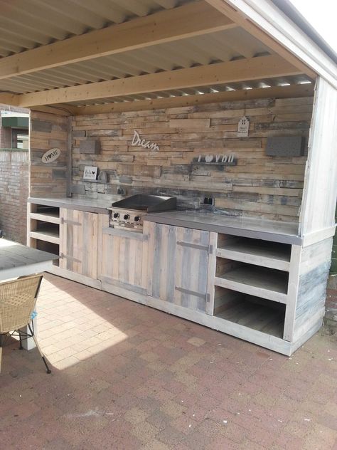 Cool Pallet Outdoor Kitchen  #kitchen #outdoor #recyclingwoodpallets 4 meters outdoor kitchen entirely made of recycled scrap pallets.   ... Pallet Kitchen, Pallet Outdoor, Recycled Pallets, Pallet Crafts, Bbq Area, Outside Living, Outdoor Kitchen Design, Garden Cottage, Wooden Pallets