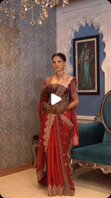 Saree With Chunni Indian Weddings, Pattu Bridal Sarees, Indian Day Wedding Outfit, Double Drape Saree, Double Pallu Saree Drape, Maharani Style Saree Draping, Bridal Saree Draping Styles, Saree Drape Ideas, Latest Saree Draping Styles