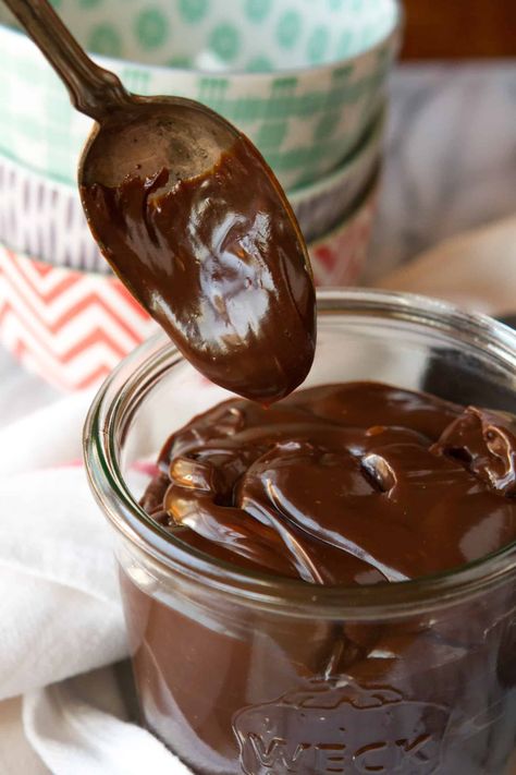 5-Minute 5-Ingredient Hot Fudge Sauce Hot Fudge Sauce Recipe, Fudge Sauce Recipe, Evaporated Milk Recipes, Chocolate Fudge Sauce, Homemade Hot Fudge, Chocolate Pudding Recipes, Hot Fudge Sauce, Homemade Nutella, Vegan Peanut Butter