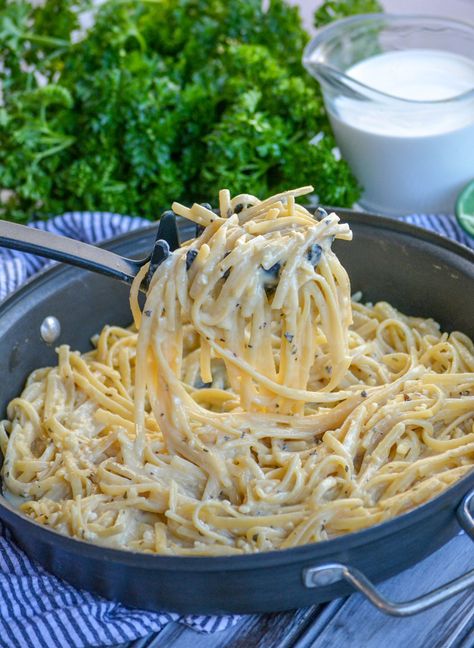 Creamy Garlic Parmesan Pasta - 4 Sons 'R' Us Creamy Garlic Parmesan Pasta, Wheat Pasta Recipes, Garlic Pasta Recipe, Creamy Garlic Pasta, Garlic Parmesan Pasta, Creamy Pasta Dishes, Simple Pasta, Easy Pasta Dishes, Parmesan Pasta