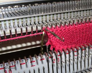 Slisen's Happy Place: Fix Those Pesky Holes in Shortrowed Heels Knitting Machine Tutorial, Brother Knitting Machine, Circular Knitting Machine, Machine Knit, Knitting Machine Patterns, Knitting Machine Projects, Machine Pattern, Knitting Blogs, Knitting Machine