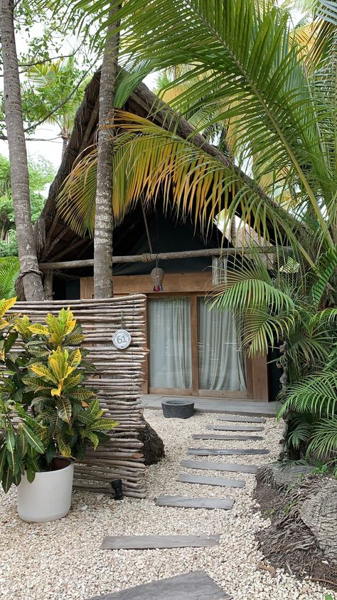 Beach Bungalows Plans, Beach Cabin Aesthetic, Tropical Cabin, Tulum Beach Hotels, Tulum House, Beach Cottage Design, Tropical Homes, Beach Shacks, Tropical Beach Houses