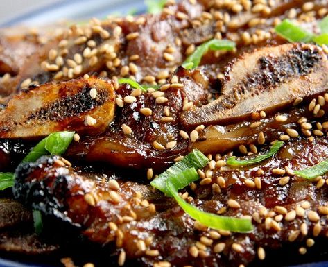 Kalbi Recipe, Kalbi Marinade, Korean Bbq Marinade, Kalbi Ribs, Recipe Korean, Bbq Marinade, Bulgogi Recipe, Bbq Dishes, Korean Dishes