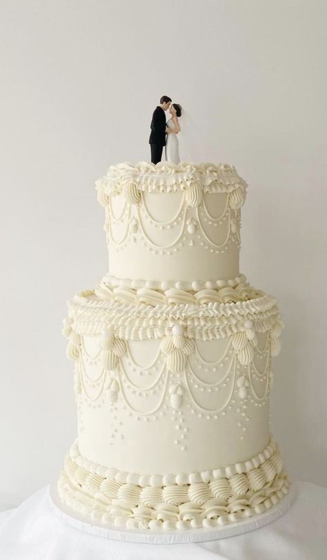 Wedding Cakes Elegant Unique, Tema Vintage, Bolo Vintage, Cakes Elegant, Tier Cakes, Cake Style, Wedding Cakes Elegant, Dream Wedding Cake, Simple Wedding Cake