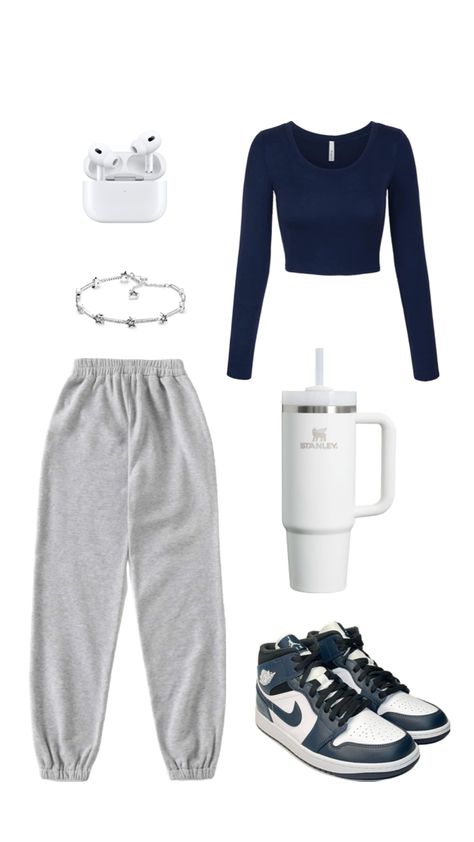 School outfit😘 Athletic School Outfits, Class Outfit, Best Friends Whenever, Trendy Outfits For Teens, Cute Lazy Day Outfits, Lazy Day Outfits, School Time, Athleisure Outfits, Fashion Board