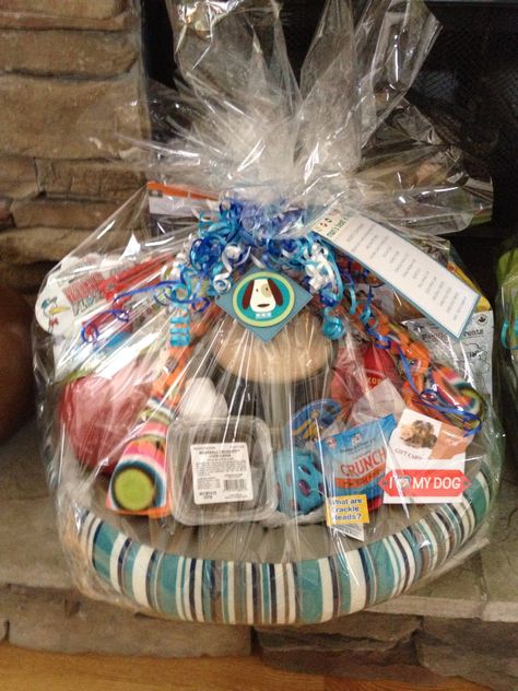 Dog theme basket for auction Gardening Basket, Pet Gift Basket, Silent Auction Basket, Auction Gift Basket Ideas, Fundraiser Baskets, Dog Gift Basket, Theme Baskets, Silent Auction Baskets, Auction Basket