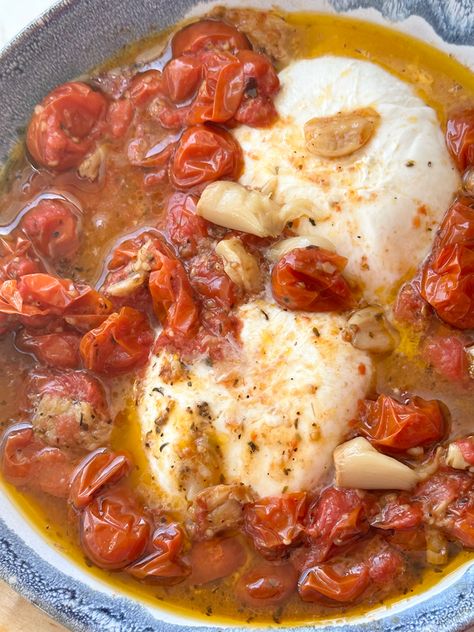 Rigatoni With Roasted Cherry Tomatoes And Burrata, Marinated Cherry Tomatoes With Burrata, Burrata With Roasted Tomatoes, Burrata Appetizer Simple, Roasted Tomatoes And Burrata, Roasted Burrata, Burrata Recipes, Oven Safe Bowls, Tomato Bread