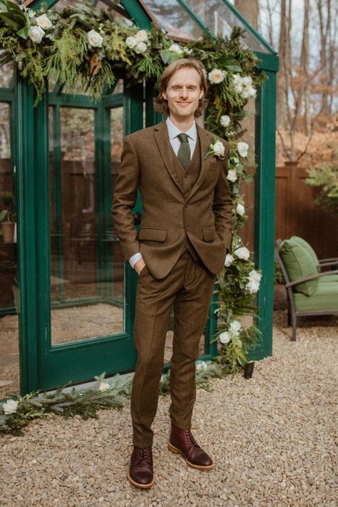 Brown And Green Wedding Suit, Bohemian Wedding Suits For Men, Cottagecore Wedding Outfit Men, Dark Khaki Suit Wedding, Woodland Wedding Suit, Wedding Suits Groom Summer, Wedding Suits Groom Brown, Forest Groomsmen Attire, Brown And Green Groomsmen Attire