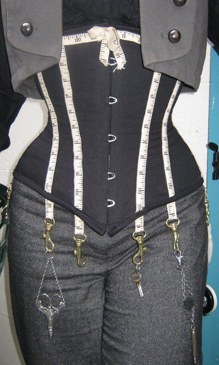 Corset by Wyte Phantom, un corset pour les couturières... pratique ces petites attaches... Chica Punk, Mode Steampunk, Steampunk Cosplay, Steampunk Accessories, Victorian Steampunk, Steampunk Costume, Gothic Steampunk, Steampunk Design, Steampunk Clothing