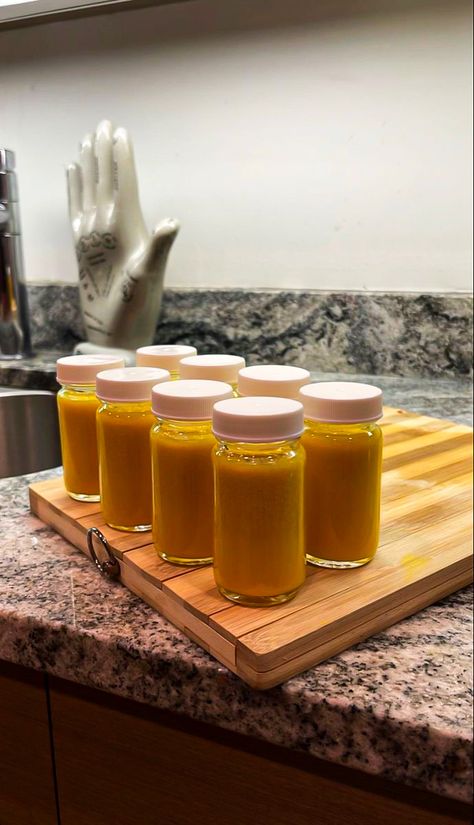 ingridents: tumeric, honey, ginger, lime Lemon Shots, Honey Ginger, Wellness Shots, Ginger Shot, Organic Diet, Ginger Turmeric, Healthy Food Motivation, Healthy Girl, Healthy Foodie