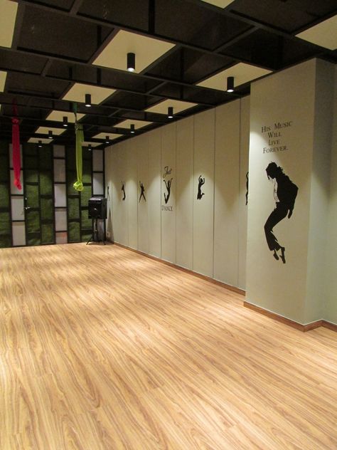 Hip Hop Studio Design, Dance Studio Interior Design Ideas, Dance Studio Wallpaper, Zumba Interior Design, Zumba Studio Design, Zumba Studio Interior Design, Dance School Interior, Dance Studio Design Interiors Modern, Dance Hall Aesthetic