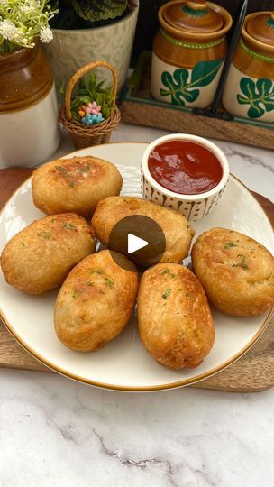 Parampara Tandon, Easy Indian Sweet Recipes, Bread Roll Recipe, Easy Evening Snacks, Street Food Recipe, Bread Rolls Recipe, Party Cooking, Bread Roll, Indian Sweet