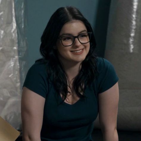 Alex Dunphy, Emma Ross, Ariel Winter, Men Stylish Dress, Modern Family, Role Models, Celebrity Crush, Pretty People, Vision Board