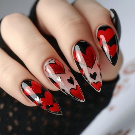 Queen Of Hearts Nail Ideas, Queen Of Hearts Nail Art, Queen Of Hearts Nails, Nail Valentines Day, Photo Valentines, Deep Red Nails, Valentines Day Nail Art, Valentines Day Nail, Nail Art Photos