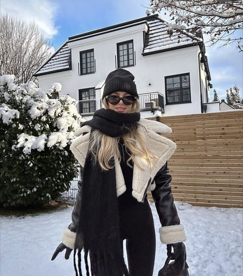 Mode Au Ski, Winter Going Out Outfits, Looks Adidas, 00s Mode, Winter Outfits Snow, Stile Blair Waldorf, Adrette Outfits, Ny Outfits, Mode Hipster