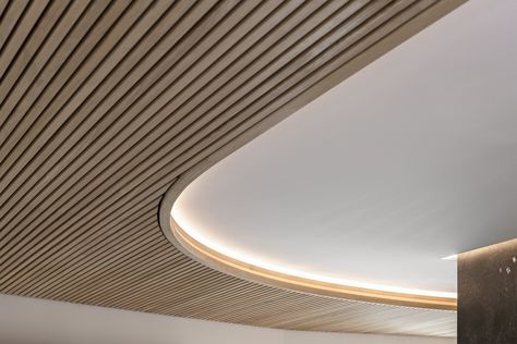 Gallery of ZENTRAL Café Restaurant / Messner Architects - 6 Trendy Ceiling Design, Cove Ceiling, Office Ceiling, Ceiling Design Ideas, Cove Lighting, Ceiling Design Modern, Ceiling Detail, Ceiling Treatments, Wooden Ceilings