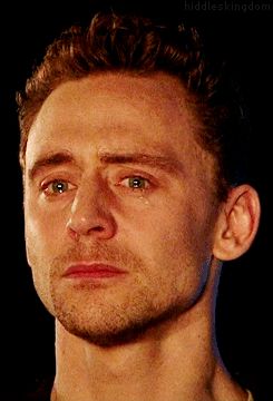 Tom Hiddleston Crying, Loki Meme, Men Cry, Avengers Black Widow, Tom Hiddleston Funny, Night Manager, Crying Baby, Crying Face, Raw Emotion