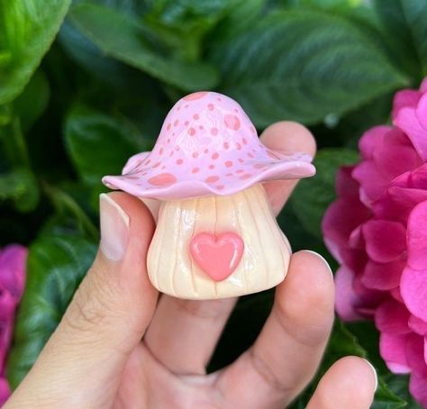 Air Dry Clay Mushroom Jar, Clay Art Inspiration, Stash Jar Ideas Diy, Cute Clay Stuff, Clay Stash Jar, Handmade Clay Ideas, Tiny Clay Things, Cute Clay Crafts, Mushroom Pottery