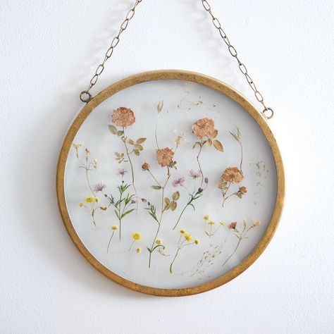 Pressed flowers frame