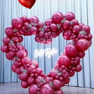 INSPO🔮IDEAS💜PARTY🔮BALLOONS (@inspopartydecor) • Instagram photos and videos Balloon Heart Arch, Heart Balloon Garland, Heart Balloon Arch, Heart Arch, Balloon Heart, Balloon Tree, Arch Ideas, Dessert Station, Heart Garland