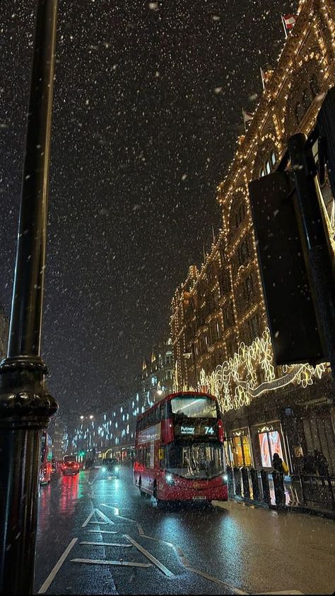 London Christmas Aesthetic, London Christmas, Christmas Aesthetic, Not Mine, Christmas Lights, At Night, London, Christmas, Red