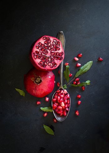 Myrtille, fraise, framboise : toutes les vertus des fruits rouges High Fiber Fruits, Vegetables Photography, Fruits Photos, Food Photography Inspiration, Fruit Photography, Fitness Trends, Think Food, Red Fruit, Goji Berries