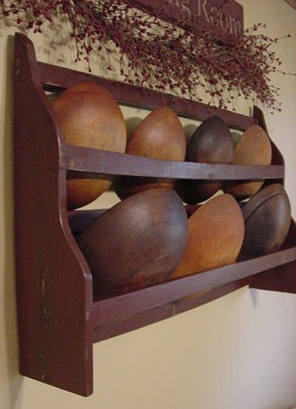 dough bowls Wooden Bowl Displays, Bowl Shelf, Bowl Collection, Bowl Display, Colonial Cottage, Primitive Cottage, Organic Bread, Bowl Holder, Dough Bowls