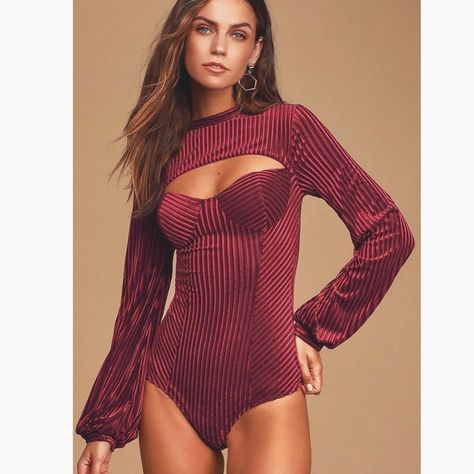 556 Likes, 19 Comments - Zorana Kuzmanovic (@zoka015) on Instagram: “🌹 @lulus” Cozy Christmas Outfit, Burgundy Bodysuit, Bustier Bodysuit, Outfit Looks, Christmas Outfits Women, Populaire Outfits, Velvet Bodysuit, Looks Black, Modieuze Outfits