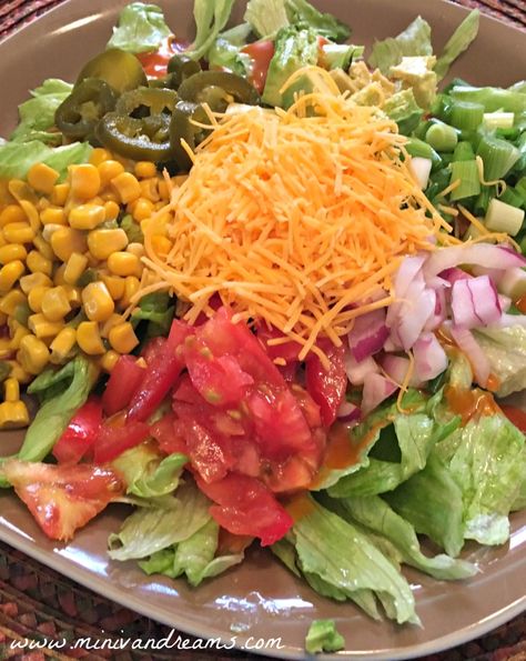 Chicken Fiesta Salad via Mini Van Dreams: http://www.minivandreams.com/chicken-fiesta-salad/ Chicken Fiesta Salad, Chicken Fiesta, Fiesta Salad, No Cooking, Summer Day, Mini Van, Cobb Salad, Quick Easy Meals, Hot Summer