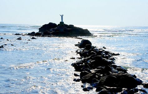 Near Acajutla, El Salvador.  At low tide you can walk out and sit at the base of the statue. Acajutla, Juayua, Beatiful People, Jesus Statue, San Salvador, Walk Out, Beautiful Country, Once Upon A Time, Travel Dreams