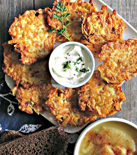 Crispy Potato Pancakes ~ crispy outside with tender shredded potatoes inside. Serve with applesauce or sour cream. Eastern European tradition. Polish Potato Pancakes, Potato Pancakes Easy, Crispy Potato Pancakes, Potatoe Pancake Recipe, Eastern European Recipes, Potato Latkes, Potato Patties, Shredded Potatoes, Jewish Food