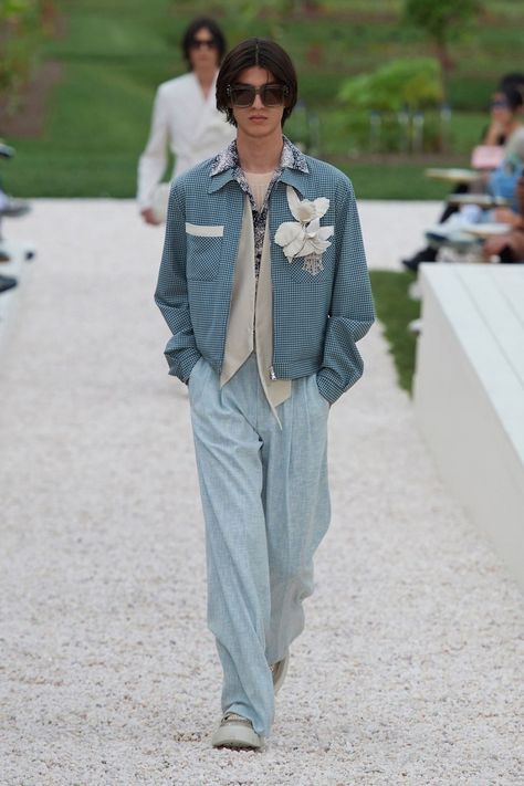 AMIRI Spring Summer 2024 Soft Boy Luxe Fashion Trend Men Trends Summer 2024, Men Fashion Trends, Fashion Trends Summer, 2024 Menswear, Menswear Runway, Men Fashion Show, Color Turquesa, Menswear Collection, 여자 패션