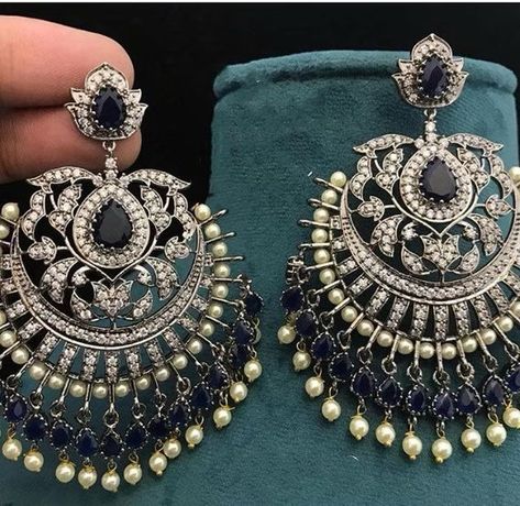 Diamond Earrings Indian, Ad Earrings, Diamond Chandelier Earrings, Bridal Jewels, Indian Jewelry Earrings, Jewelry Pakistani, Victorian Earrings, Traditional Diamond, Indian Jewellery Design Earrings