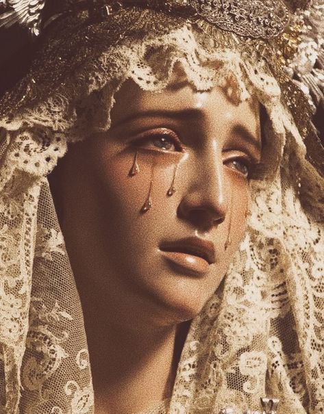 Chantry Aesthetic, Keys Aesthetic, Duo Art, Virgin Mary Art, Rennaissance Art, Stamp Ideas, Our Lady Of Sorrows, Arte Inspo, Catholic Art