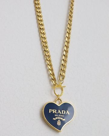 Vintage Designer Necklace, Reworked Designer Jewelry, Repurposed Designer Jewelry, Mode Aesthetic, Golden Necklaces, Jewelry Repurposed, Prada Jewelry, Vintage Designer Jewelry, Golden Necklace