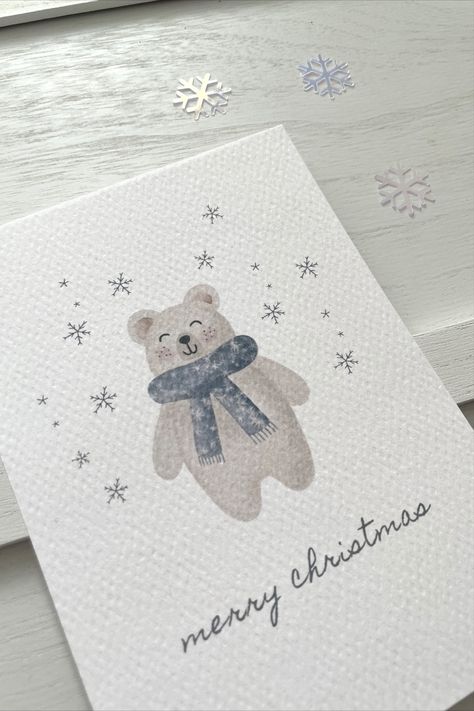 Weihnachtskarte mit süßem Eisbär Motiv 🐻‍❄️✨ Wunderschöne Weihnachtskarte (erhältlich als Postkarte oder Klappkarte) mit Eisbär Motiv. Mach deinen Liebsten eine Freude mit dieser Weihnachtskarte. Das Motiv ist von mir mit viel Liebe illustriert. Weihnachtskarte | Frohe Weihnachten | Illustration Eisbär | Schneeflocken | Karte Winter | Weihnachtskarte Merry Christmas | Karte Winter | Illustration Christmas | Illustration Weihnachten | Cute Art | Weihnachtskarte für Kinder | Etsy | Etsy Shop Christmas Card Digital Design, Watercolor Polar Bear, Christmas Watercolor Cards Ideas, Watercolor Winter Cards, Christmas Cards Illustration, Cute Christmas Card Ideas, Christmas Card Design Ideas, Christmas Cards Homemade, Handmade Christmas Cards Ideas