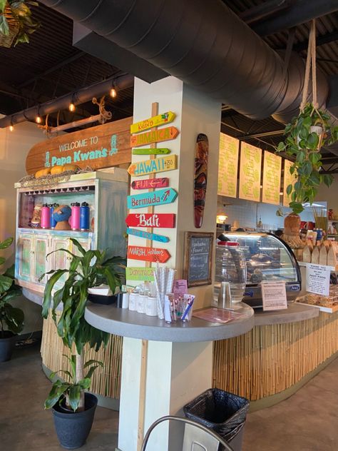 Surf Coffee Shop Interior Design, Surf Shop Decor, Surf Shop Interior Design, Cafe On The Beach, Surf Coffee Shop, Beach Shop Aesthetic, Beach Cafe Interior, Smoothie Shop Aesthetic, Hawaiian Coffee Shop