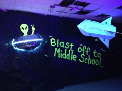 Space themes party crafts Space Theme Graduation Party, 6th Grade Dance Theme Ideas, Space Theme Dance Decorations, Space Theme Pep Rally, Peace Out 5th Grade Party, Space Pep Rally, 5th Grade Dance Themes, Space Dance Theme, Space Graduation Theme