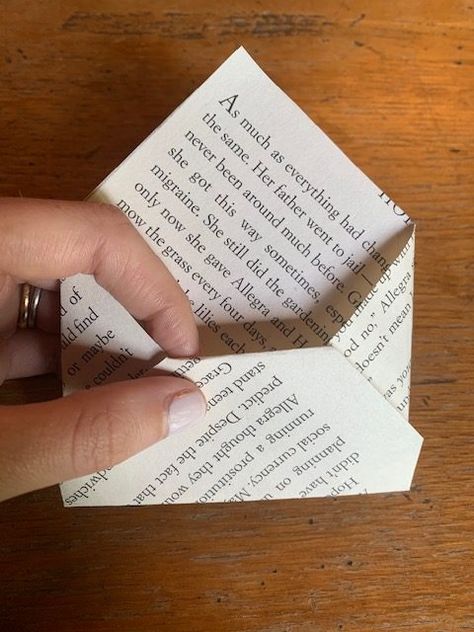 DIY Book Craft: Tiny Book Page Envelopes - Maya Smart Origami With Book Pages, Tiny Paper Envelopes, Tiny Envelopes Diy Tutorials, How To Make Diy Envelopes, Pretty Envelopes Diy, Diy Cute Envelopes, How To Fold Envelope From Paper, How To Make Tiny Envelopes, How To Make Little Envelopes