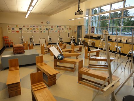 Art Room School Design, Art Room Furniture For School, College Art Classroom Aesthetic, High School Art Room Design, Art Room High School, School Of Art Architecture, Art Room Ideas Classroom High School, Art Class Interior, Multipurpose Room Layout